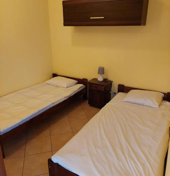 Apartament z Ogródkiem-1